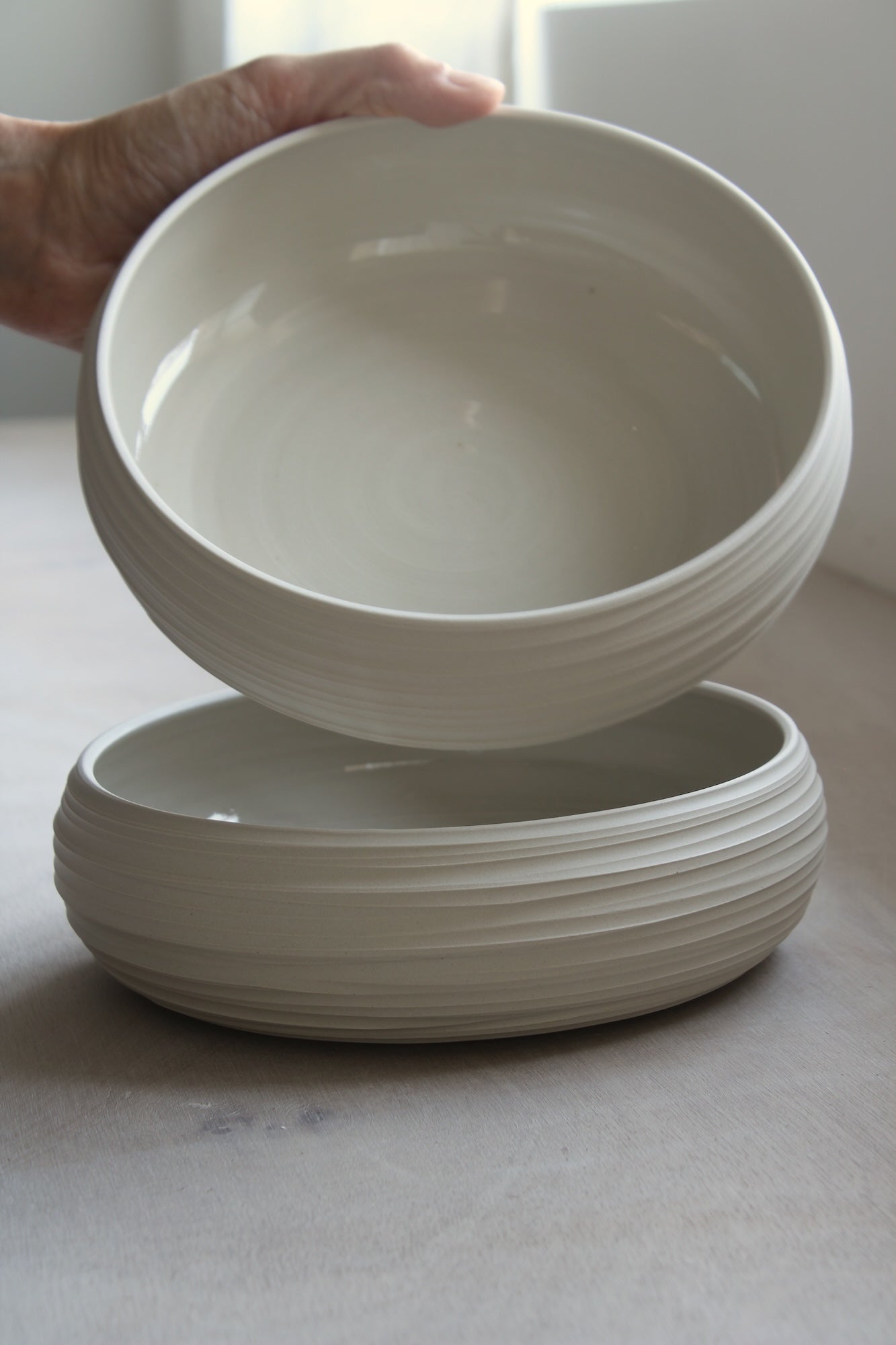 Assiette creuse striée